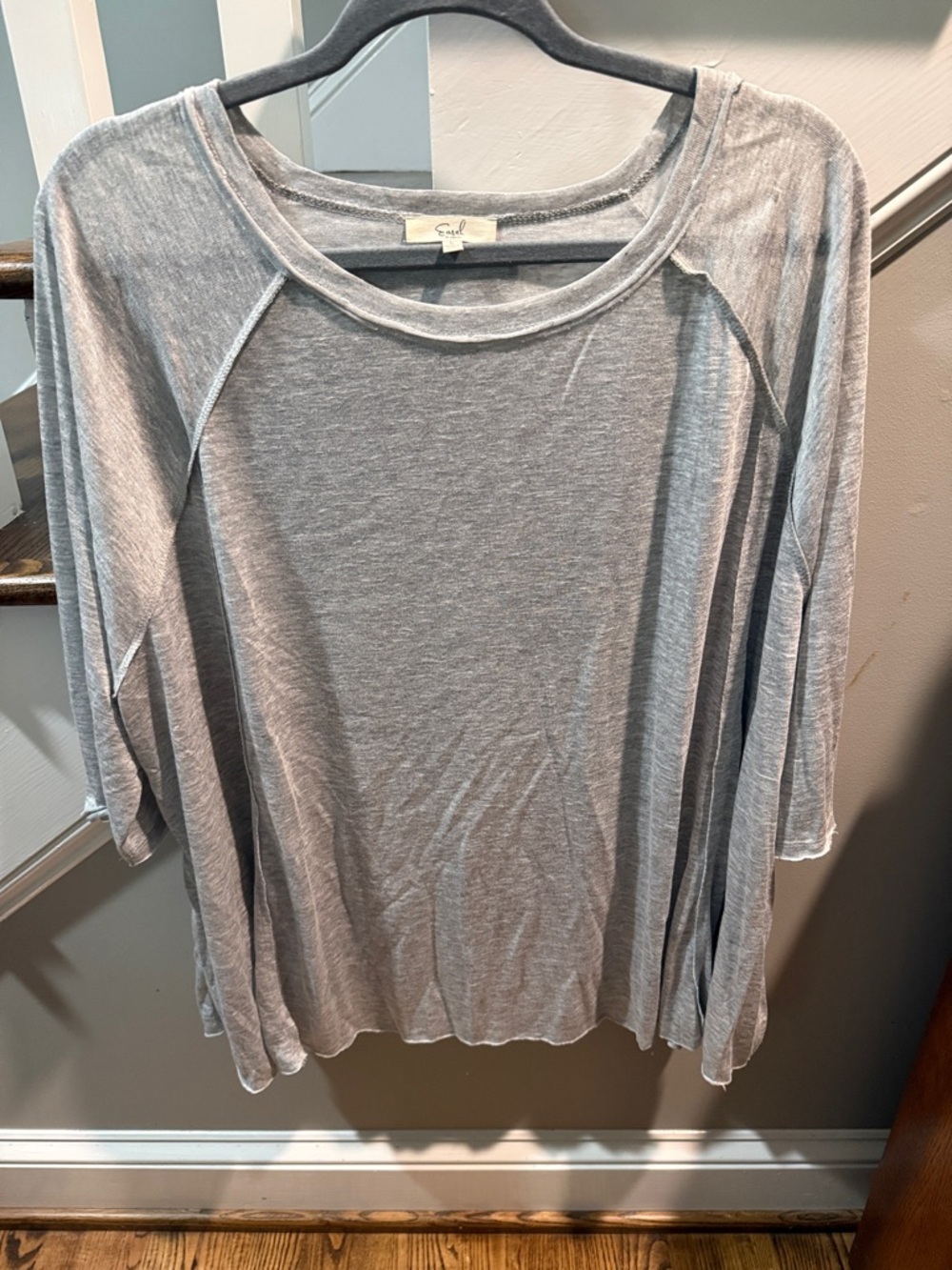 easel Lightweight Grey Scoop-Neck Long Sleeve Top